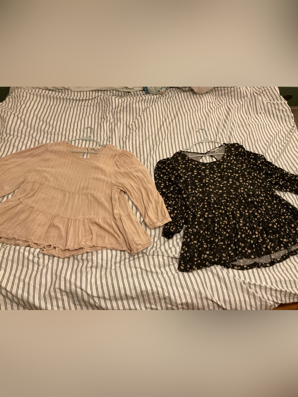 pair of ae flowy tops XXL